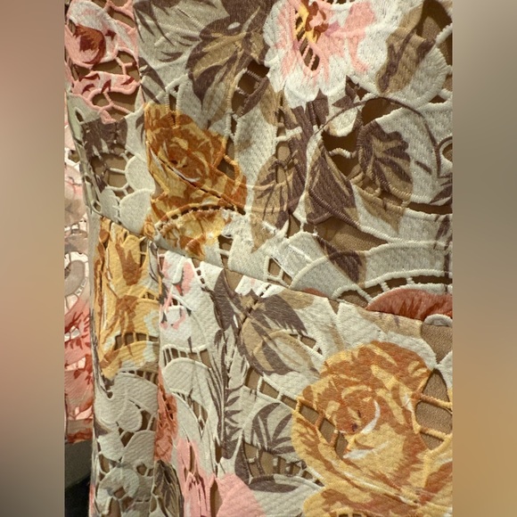 NWT Elliatt | Floral Lace Long Sleeve Dress eyelet embroidered embroidery - Picture 13 of 17
